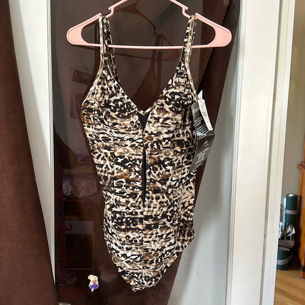 New, miracle suit, underwire, Support, size 16, brown colors